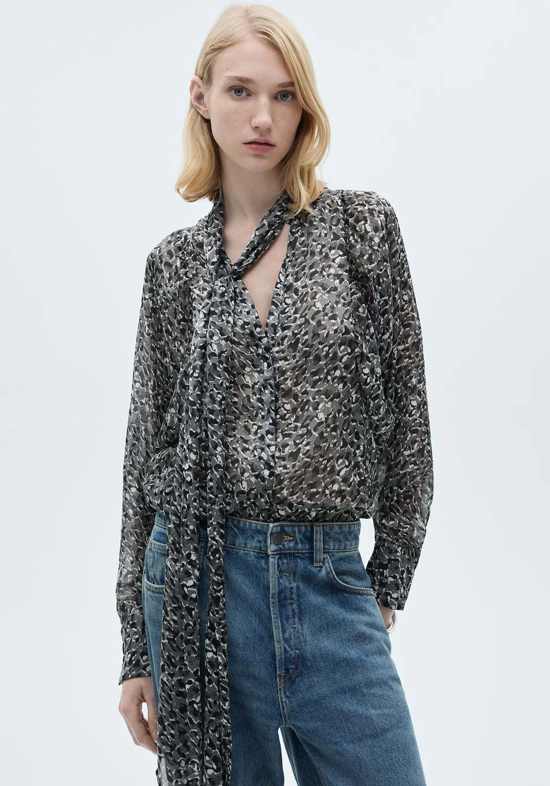 Leopard-print blouse with collar and bow - Black