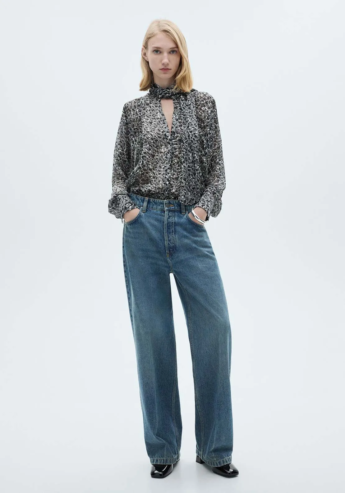 Leopard-print blouse with collar and bow - Black